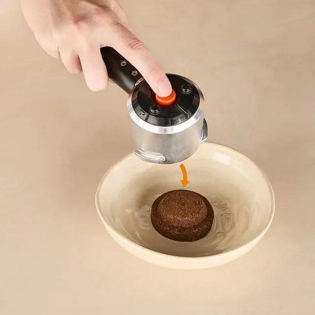 Кофеварка рожковая Krups Virtuoso+ Tamping System 1 л серая (XP499EE0) - фото 11