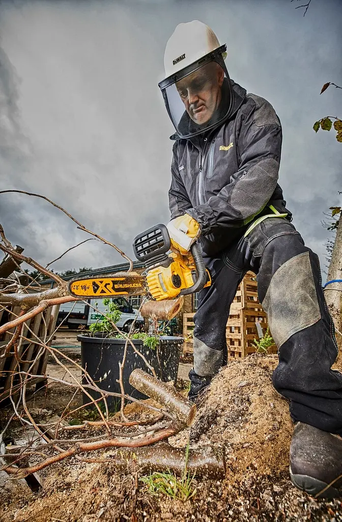Пила ланцюгова акумуляторна 18В шина 30см 3/8" без АКБ та ЗП DeWALT teh0016710 - фото 5