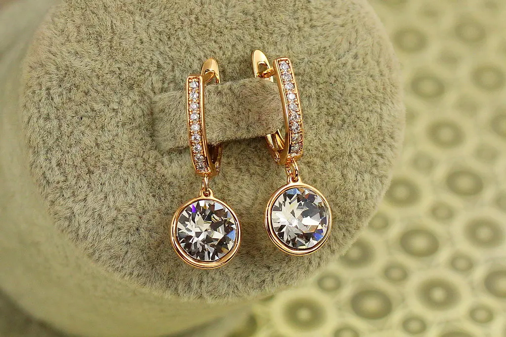 Сережки підвіски Xuping Jewelry Сваровські кружечки білі хамелеон 2,8 см золотисті - фото 2
