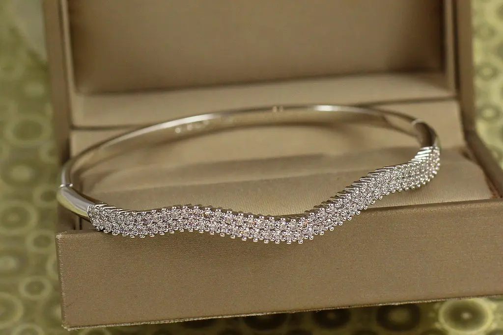 Браслет бенгл Xuping Jewelry Вигін грації від 17 см до 19 см сріблястий