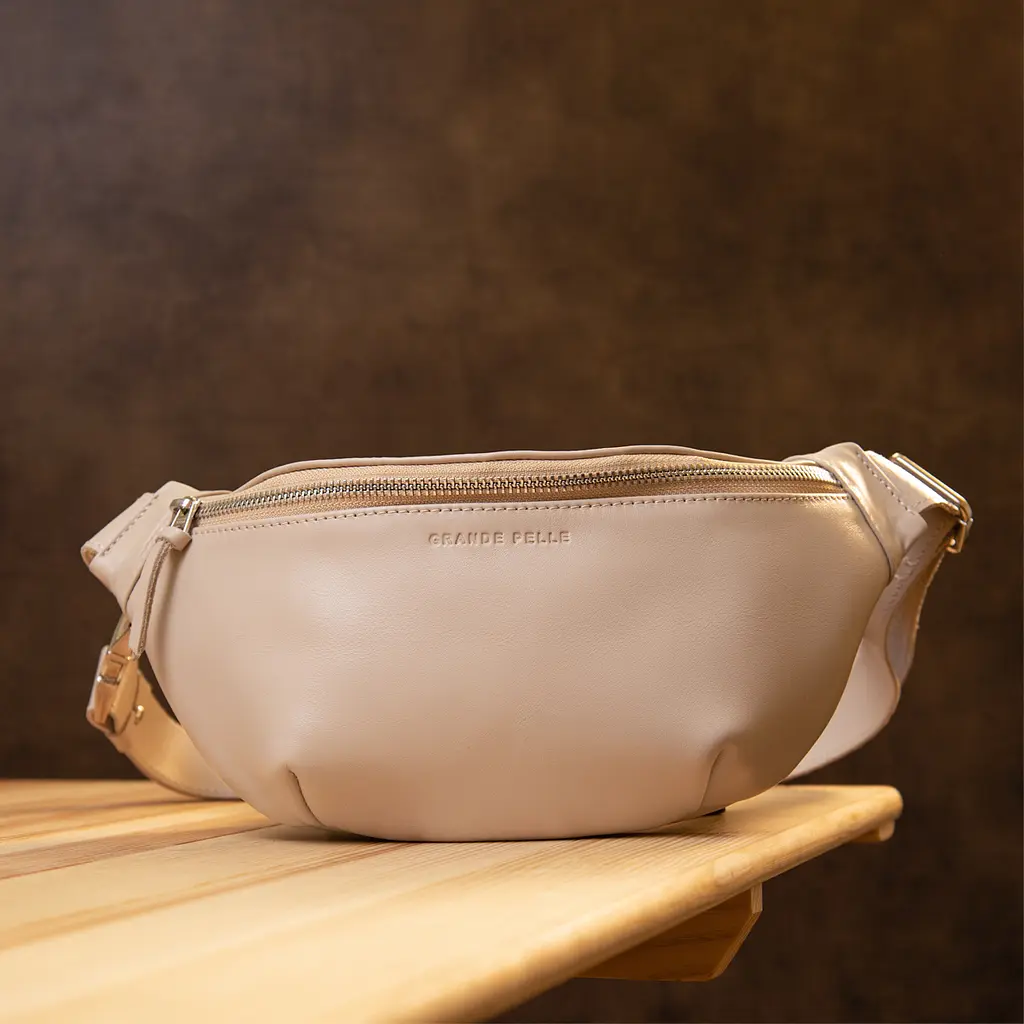 Сумка на пояс кожаная Grande Pelle 30х13х7 см sum0015034 - фото 5
