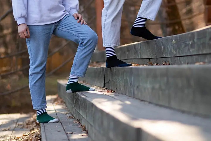 Шкарпетки з принтом смужки високі безшовні якісні ORGANIC cotton JILL ANTONY Синій, 44-45 - фото 2