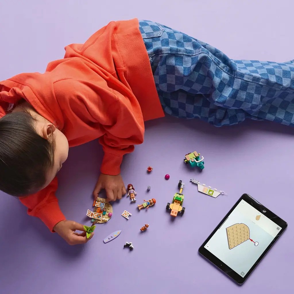 Конструктор LEGO Friends Собачі пригоди на серфі та скутері 113 деталей (42641 - фото 6