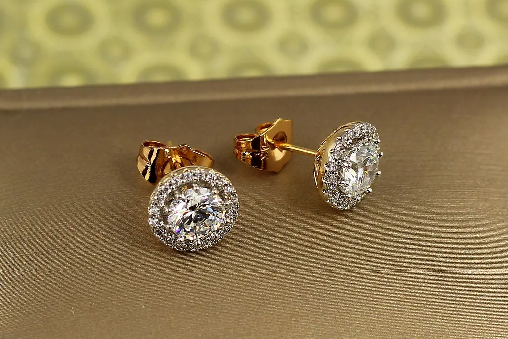 Сережки гвоздики Xuping Jewelry гало сяйва з родієм 9 мм золотисті - фото 2
