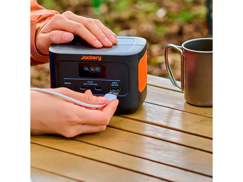 Зарядна станція Jackery Explorer 100 Plus (JE-100A) - фото 9