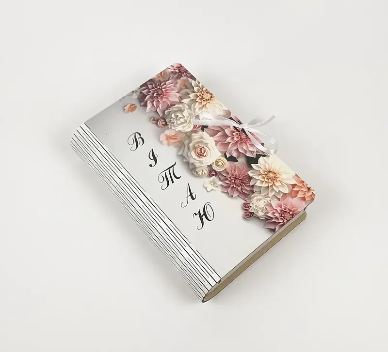 Коробка-книга "Вітаю" з квітами - фото 2