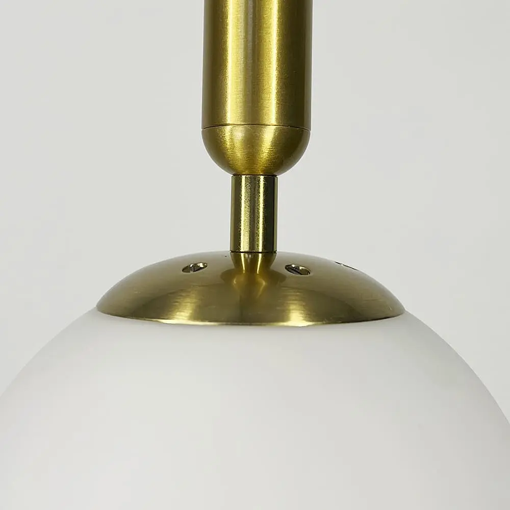 Подвесной светильник в латунном корпусе с белым плафоном | Line F | Арт. A91086/1 CP - фото 2