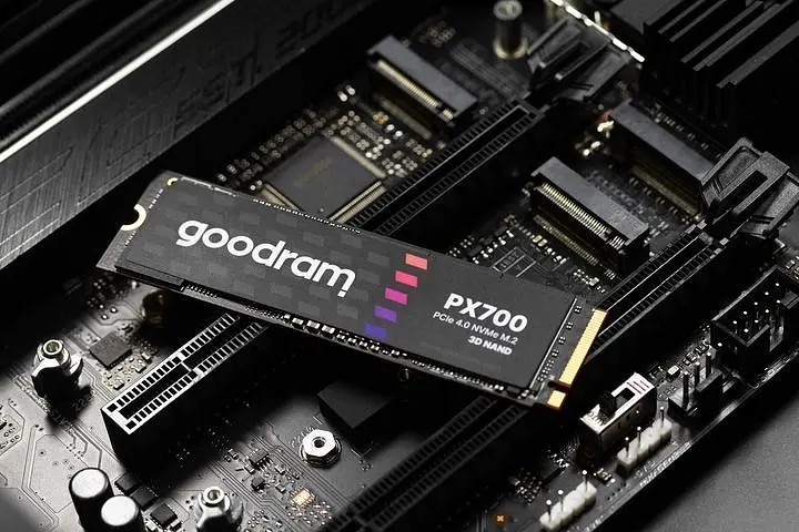 Накопитель SSD 2TB Goodram PX700 M.2 2280 PCIe 4.0 x4 NVMe 3D NAND (SSDPR-PX700-02T-80) - фото 2