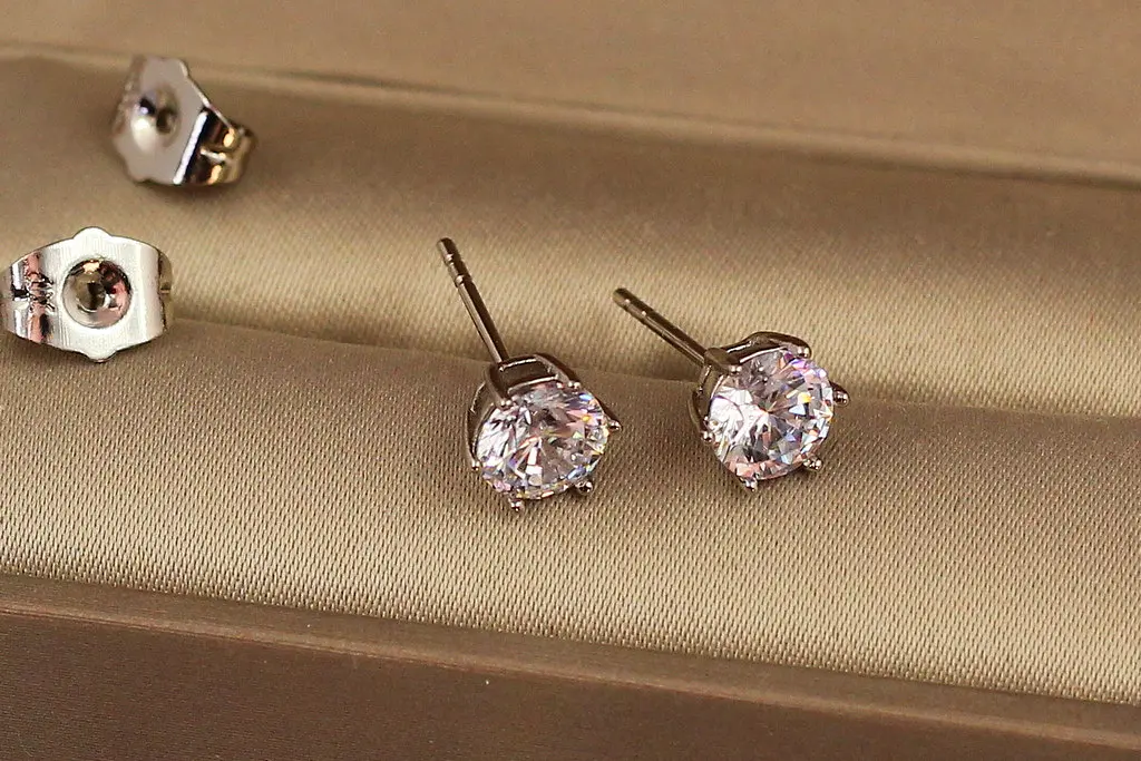 Сережки гвоздики Xuping Jewelry камінці на шість кріплень 6 мм сріблясті