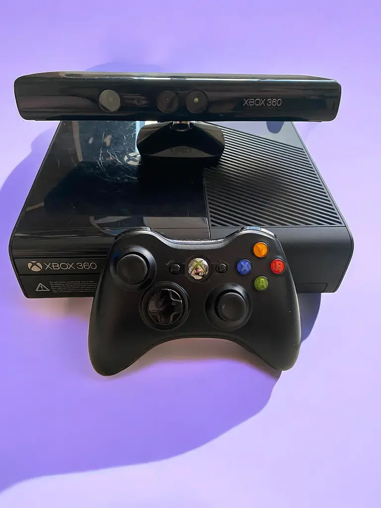 Игровая приставка Microsoft Xbox 360 E+ 70 игр 1 джойстик и Kinect - фото 2