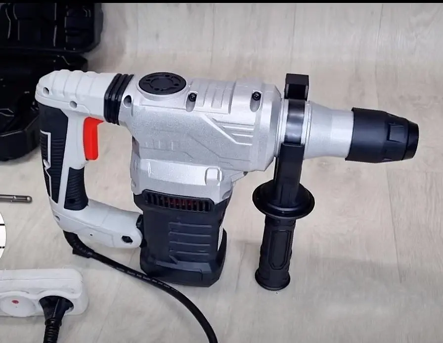 Перфоратор бочковый Луч Профи ПЕ-2300 SDS-plus кейс 6 Дж 2300 Вт 4000 уд/мин 30412 - фото 4