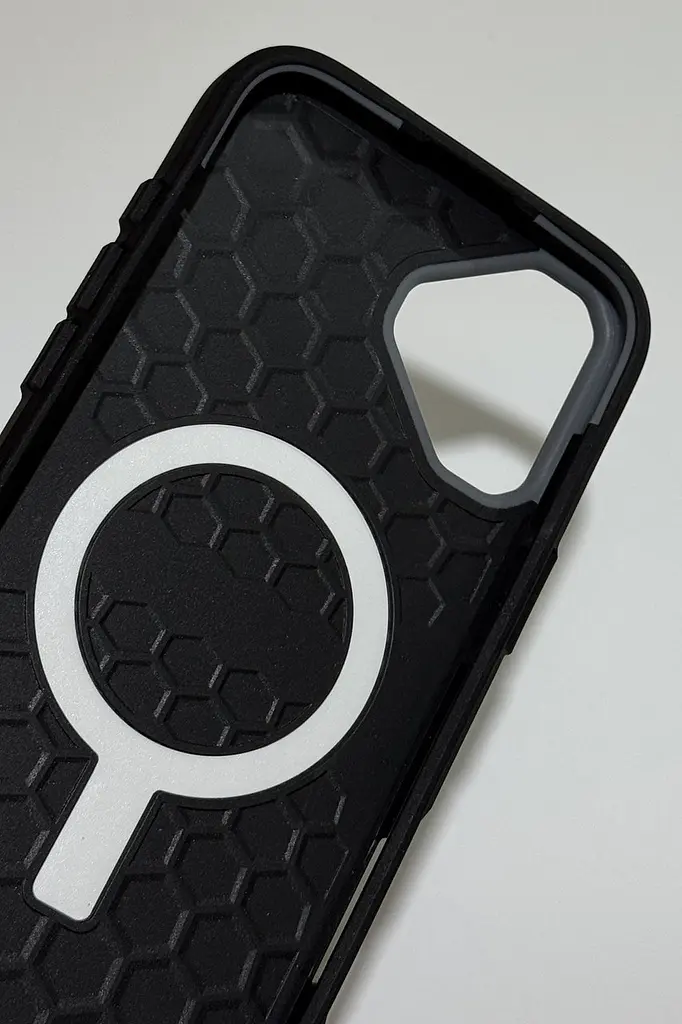 Оригинальный противоударный чехол для Iphone 16 PLUS UAG Civilian MagSafe Black 114443114040 - фото 9