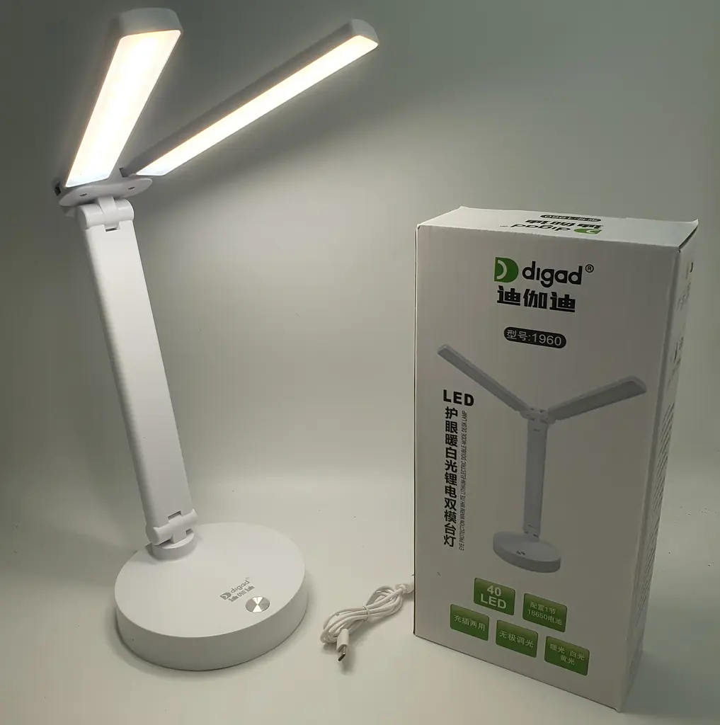 Настільна LED-лампа з 2 рухомими плафонами 30 см сенсорна світлодіодна 5 W акумуляторна (знімні 2 × 18650 6000 mAh) 3000–6000 K Digad 1960 - фото 4