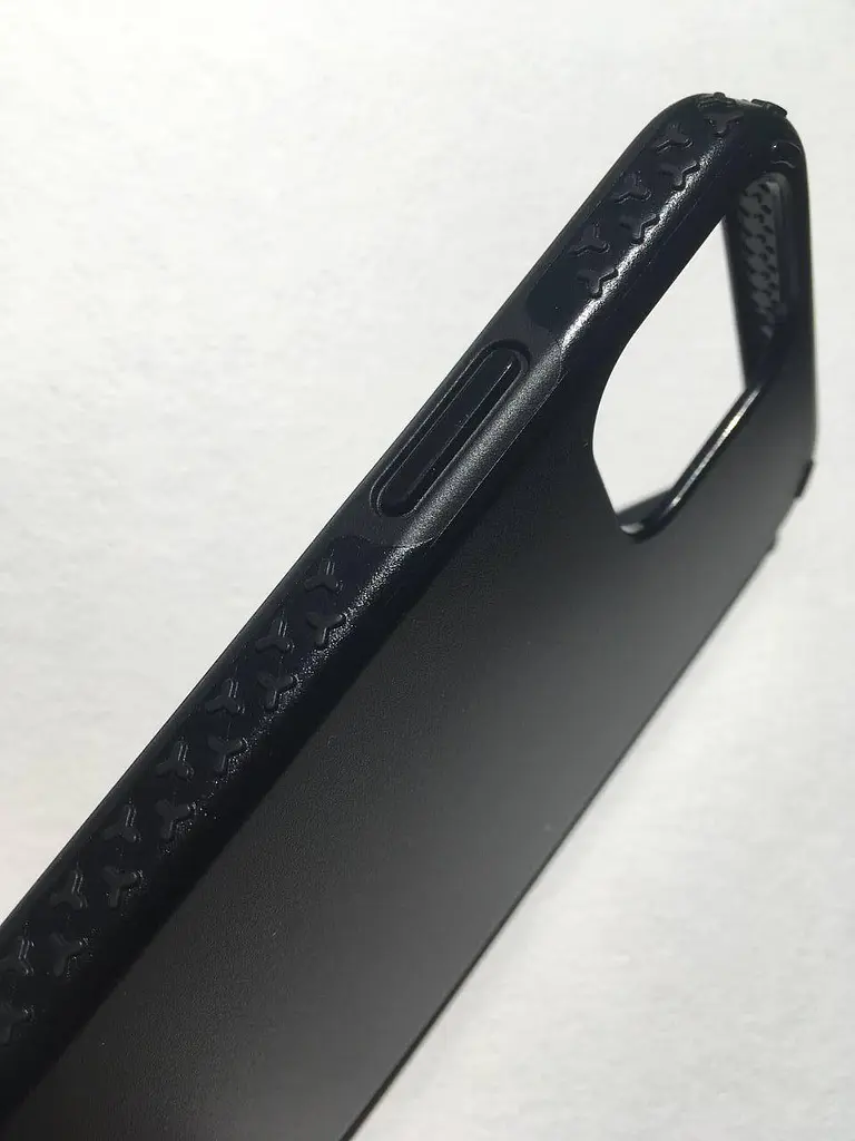Оригінальний протиударний чохол Incipio Grip для iPhone 12 Pro Black (IPH-1945-DNM) - фото 3