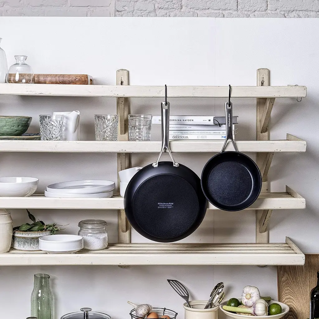 Набор сковородок KitchenAid FHA 20/24/28 см с керамическим покрытием 3 предмета (CC005699-001) - фото 8