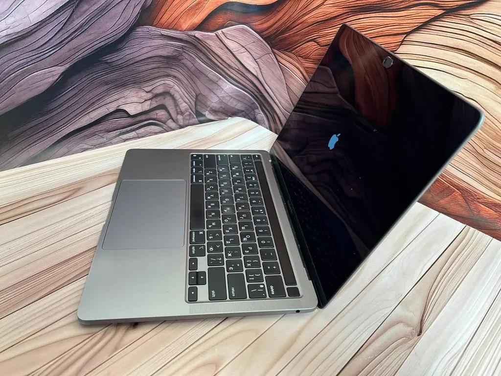 Ноутбук Apple MacBook Pro 13" 2020 A2337 M1/16/256 (C02GN1EMQ05N) Б/в - фото 3