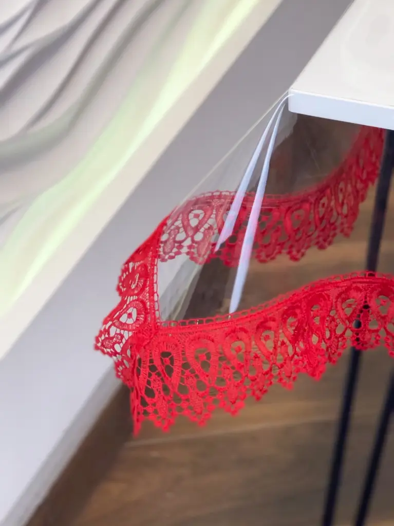 Силиконовая скатерть с красным кружевом 7 см 260х170 см - фото 6