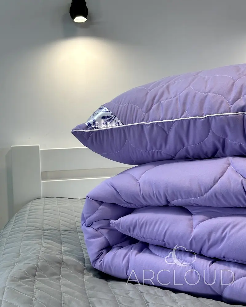 Ковдра зимова ArCloud Floral Lavander 140*205 у сумці + подушка з кантом ArCloud Floral Lavander 50*70 у сумці + постільна білизна LARA сатин полуторна модель на вибір - фото 2