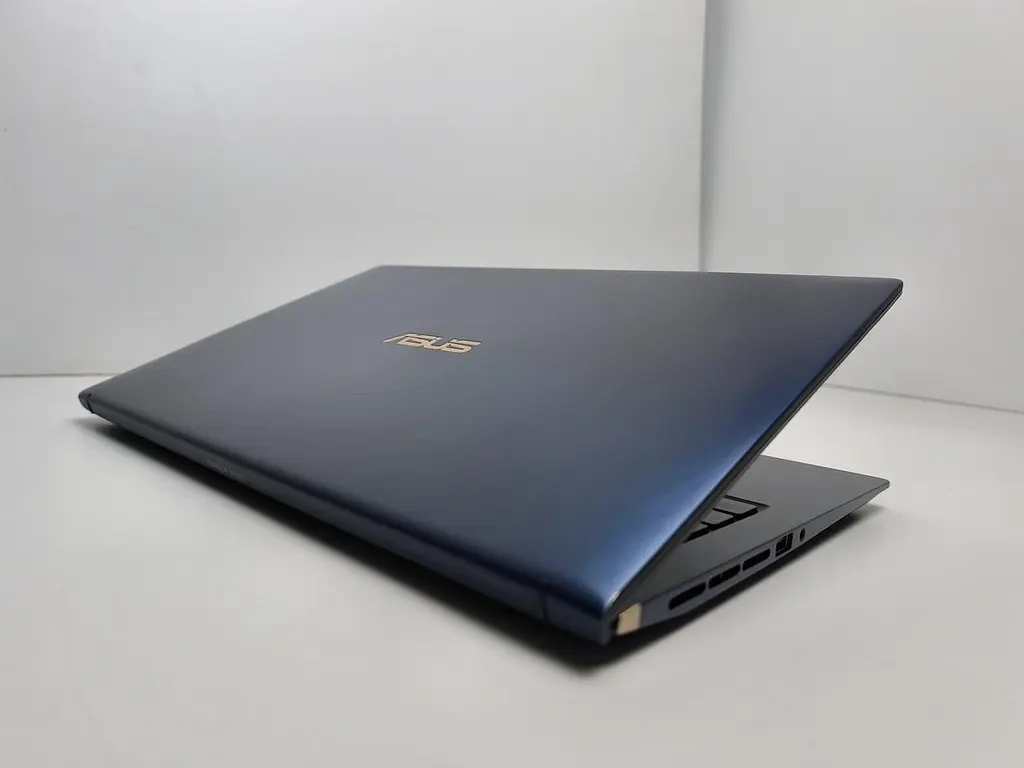 Ноутбук ASUS 15.6" ZenBook FHD IPS Core i7-10510U Ram 16GB SSD512GB Intel UHD Graphics (12009) Б/в - фото 4