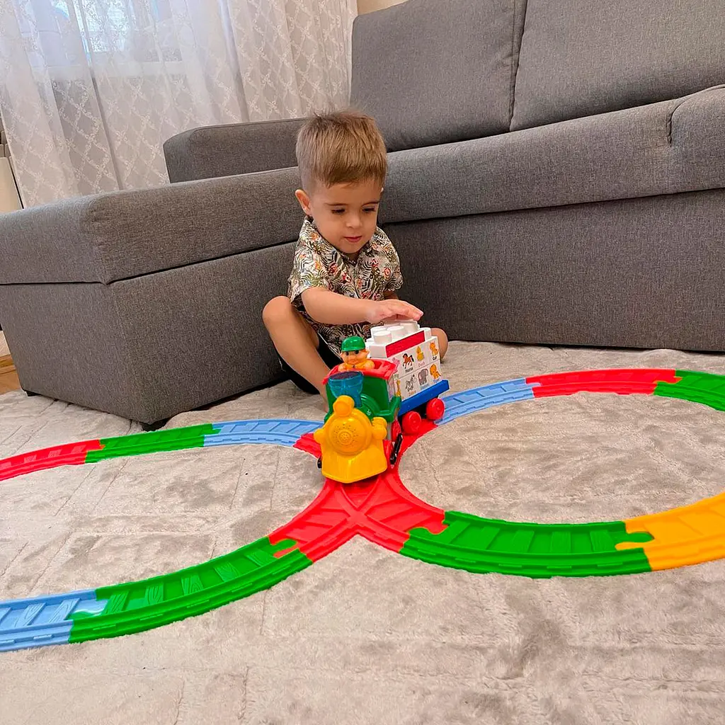 Ігровий набір Kiddieland Паровозик з тваринами, з конструктором та залізницею (061853) - фото 5