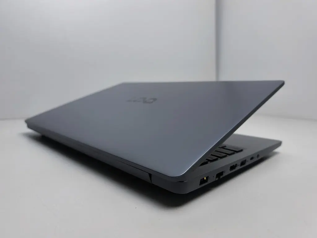 Ноутбук Lenovo 15.6 LOQ 15IAX9E FHD IPS 144Hz/Intel i5-12450HX/16GB/512SSD/RTX 3050 6GB/DOS (83LK00CVUS) - фото 3