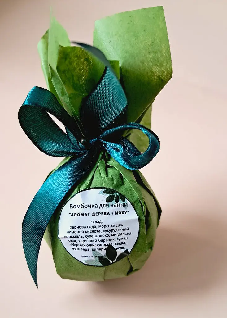 Бомбочка-гейзер для ванны Svich Shop Iren Osadcha Аромат дерева и мха 75 г - фото 4