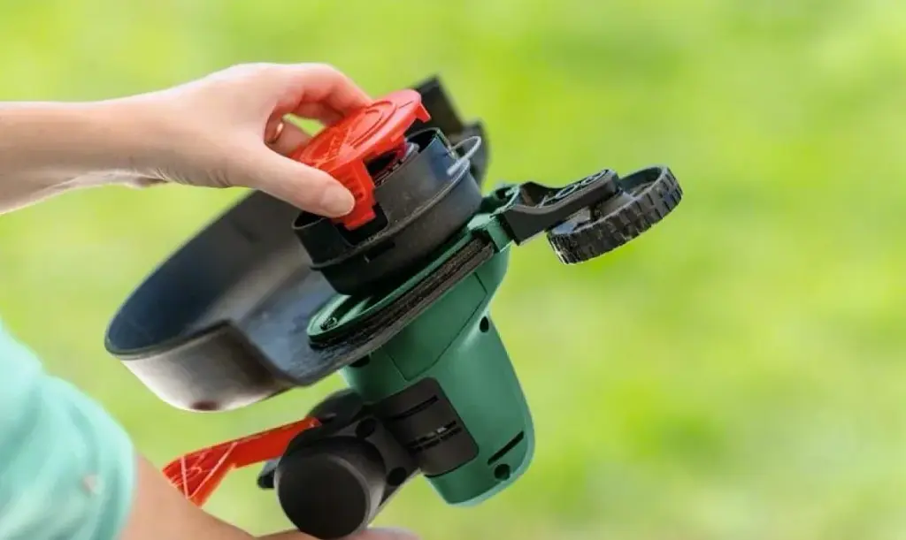 Тример садовий Bosch UniversalGrassCut 18V-260 1х2.5Ah, 26см, 2.3кг (0.600.8C1.D03) - фото 6
