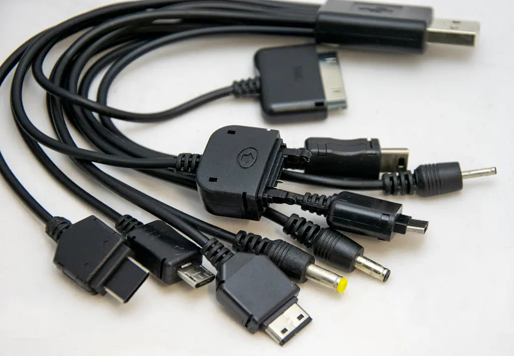 Зарядний пристрій у прикурювач Mobi Charger 10in1 683 12/24/220 V 1 A, USB заряджання в авто для телефона - фото 5
