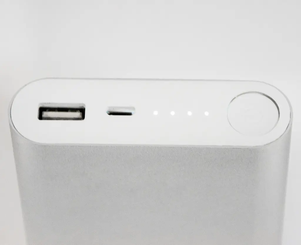 Power bank повербанк на 10400 mah сріблястий та блок живлення для телефону білий 67W Power AR-9169 - фото 7