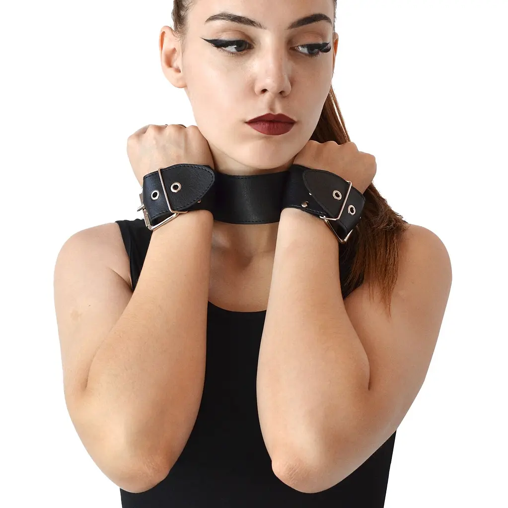 Нашийник з натуральною шкірою Art of Sex - Bondage Collar with Handcuffs Art of Sex SO6618 95289