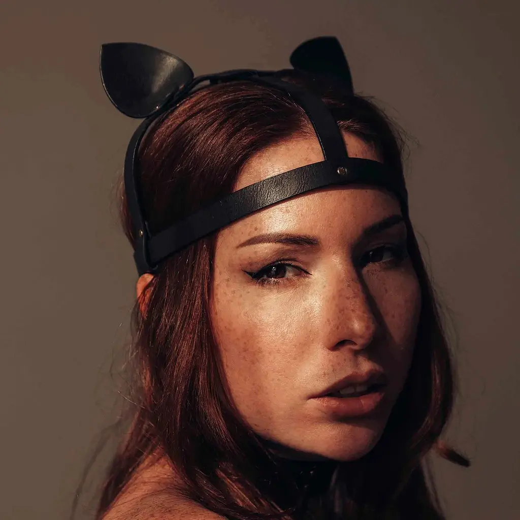 Маска Bijoux Indiscrets MAZE Cat Ears Headpiece Black кішечки - фото 4