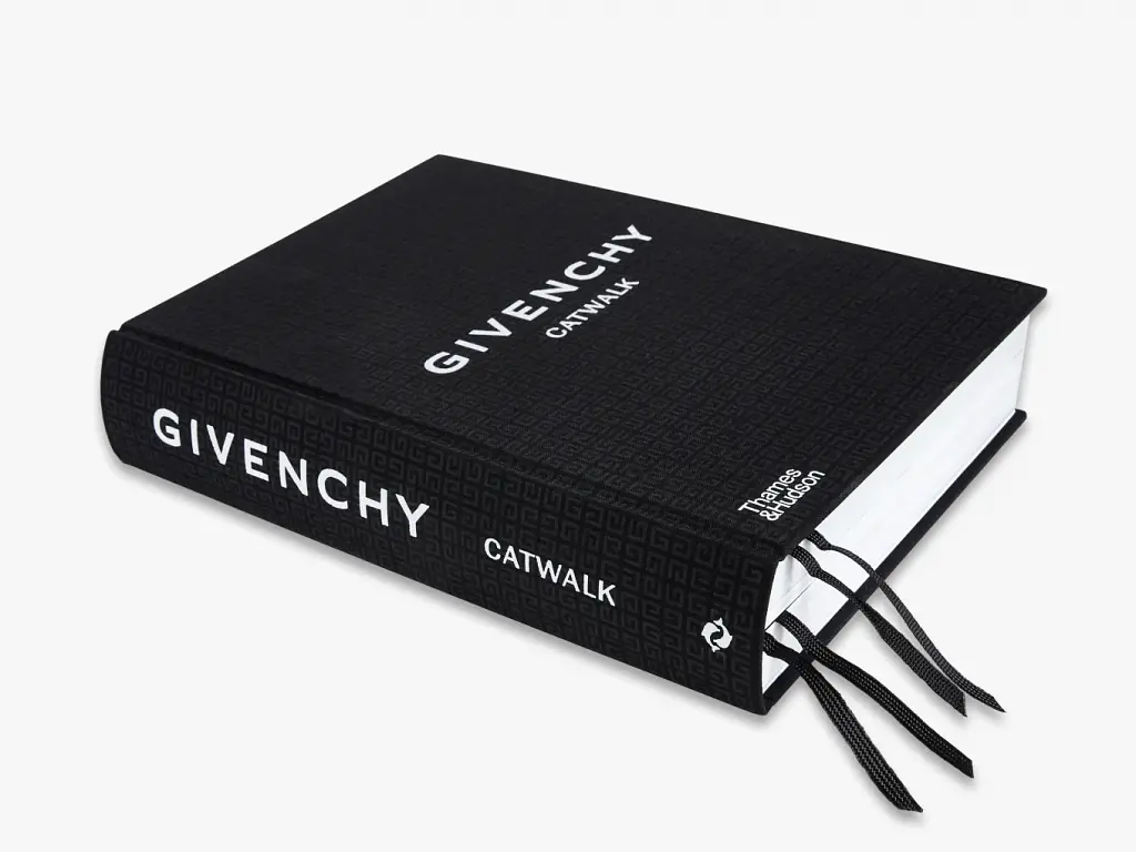 Givenchy Catwalk: The Complete Collections - фото 3