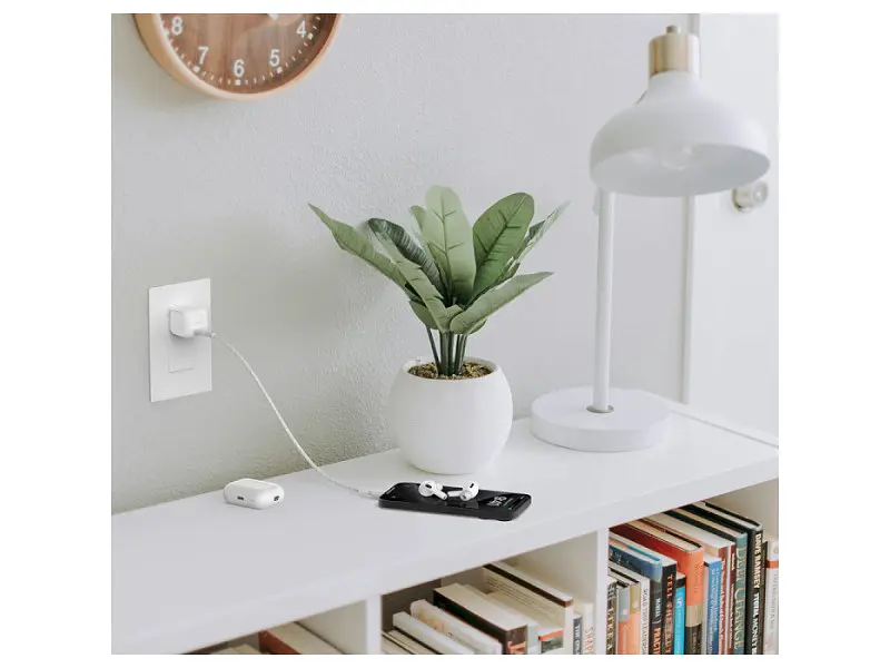 Мережевий зарядний пристрій Belkin BoostCharge Compact 30 W White (WCA008KQWH) - фото 7
