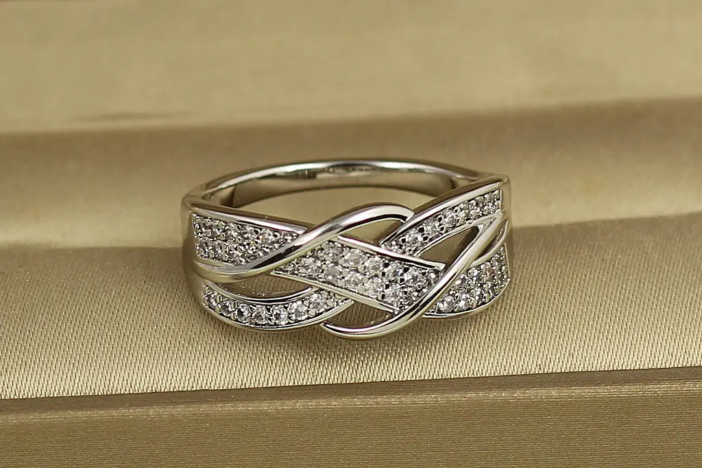Кільце Xuping Jewelry Переплет р 18 сріблясте
