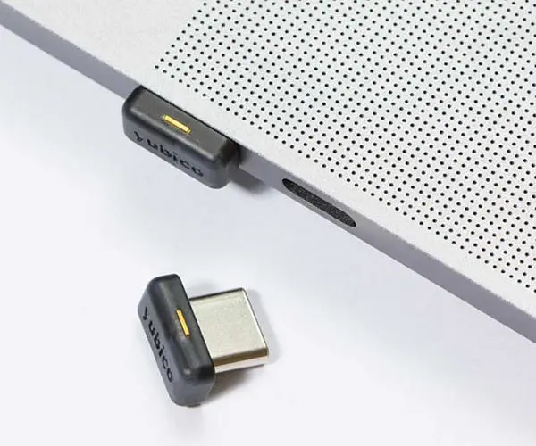 Апаратний ключ Yubico Yubikey 5C Nano USB Type-C (683071) - фото 4