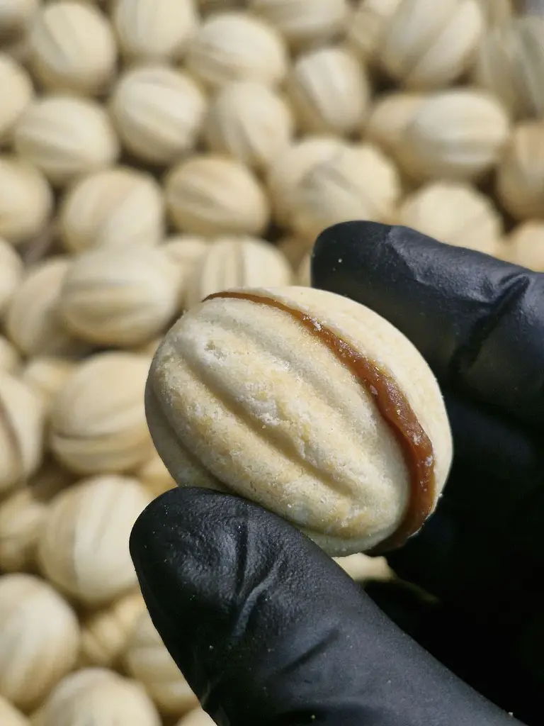 Набір Горішків Класика 12 шт. в упаковці - фото 11