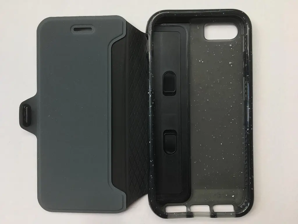 Чохол-книжка Tech21 Evo Wallet Active Edition протиударний для iPhone 6/6S/7/8/SE 2/3 2020/2022 Black - фото 7