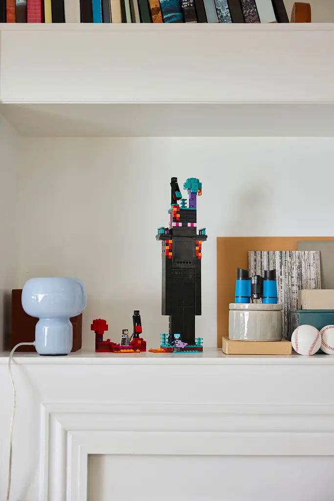 Конструктор LEGO Minecraft Башня странника Края 867 деталей (21279) - фото 13