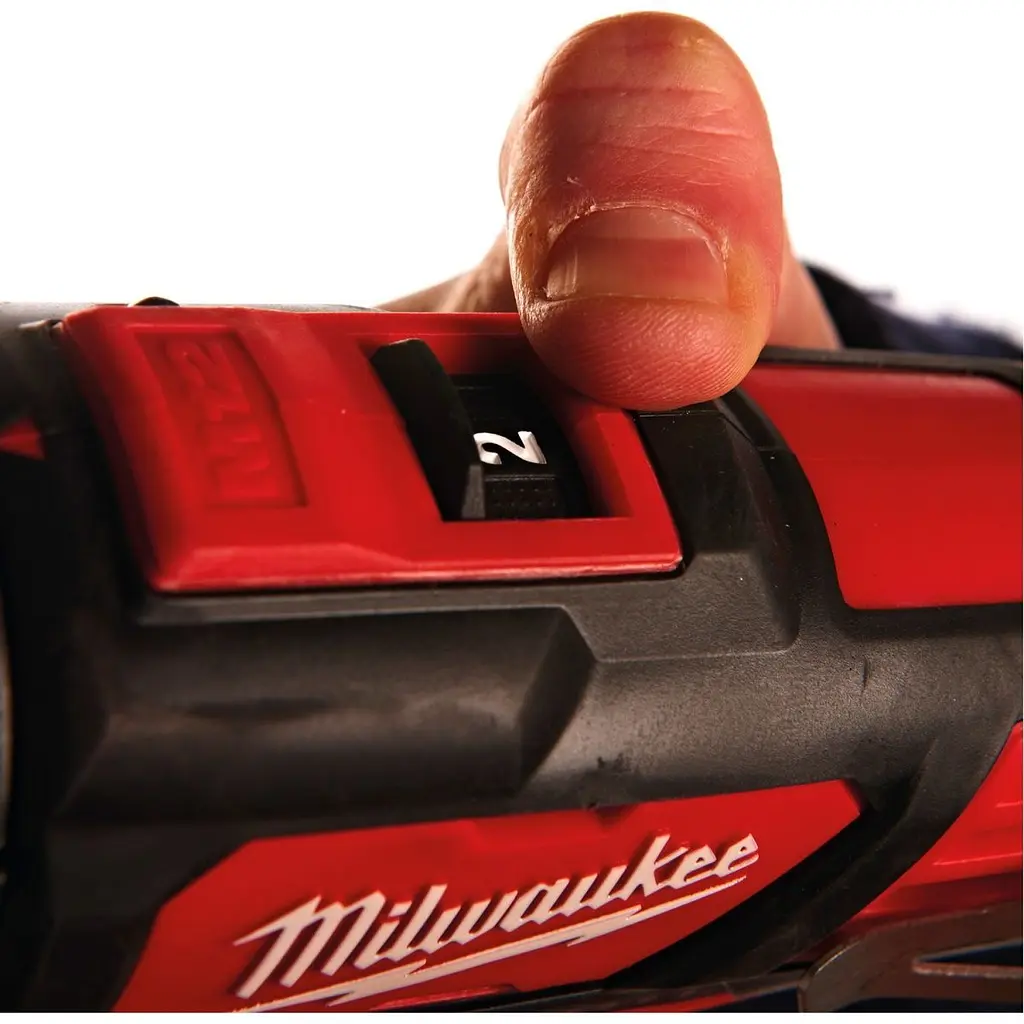 Дриль-шуруповерт Milwaukee M12 BPD-0 (4933441950) [99203] - фото 4