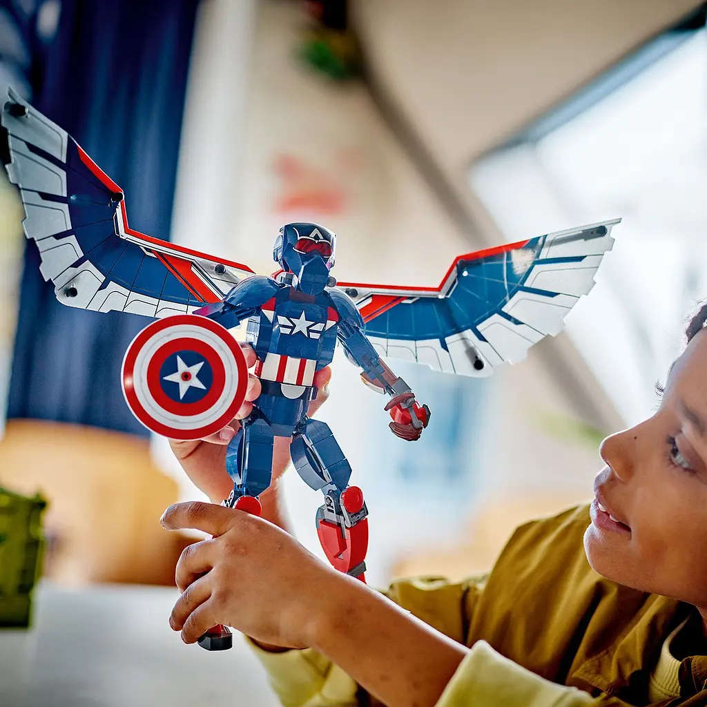 Конструктор LEGO Marvel Фігурка Нового Капітана Америка для складання, 359 деталей (76296) - фото 7