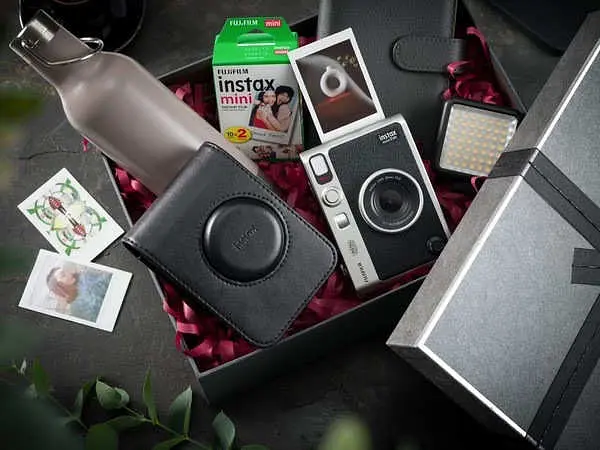 Камера моментальной печати Fujifilm Instax mini EVO Black + чехол + Instax Mini 20 шт - фото 11