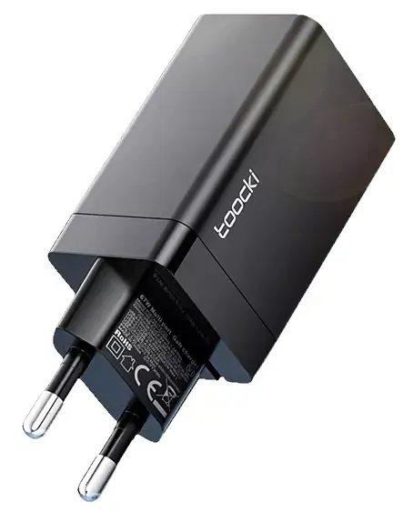 Зарядное устройство для Toocki 67w QC4.0 3 порта 2*Type-C + USB черный - фото 2
