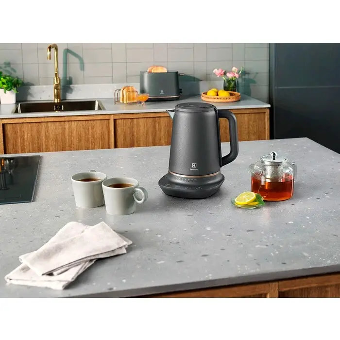 Электрочайник Electrolux E7K1-6BP - фото 5