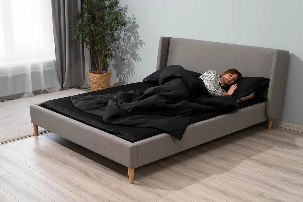 Простыня на резинке Ardesto Mix & Match Premium сатин 160х200+30 см черная (ART1620FSL) - фото 13