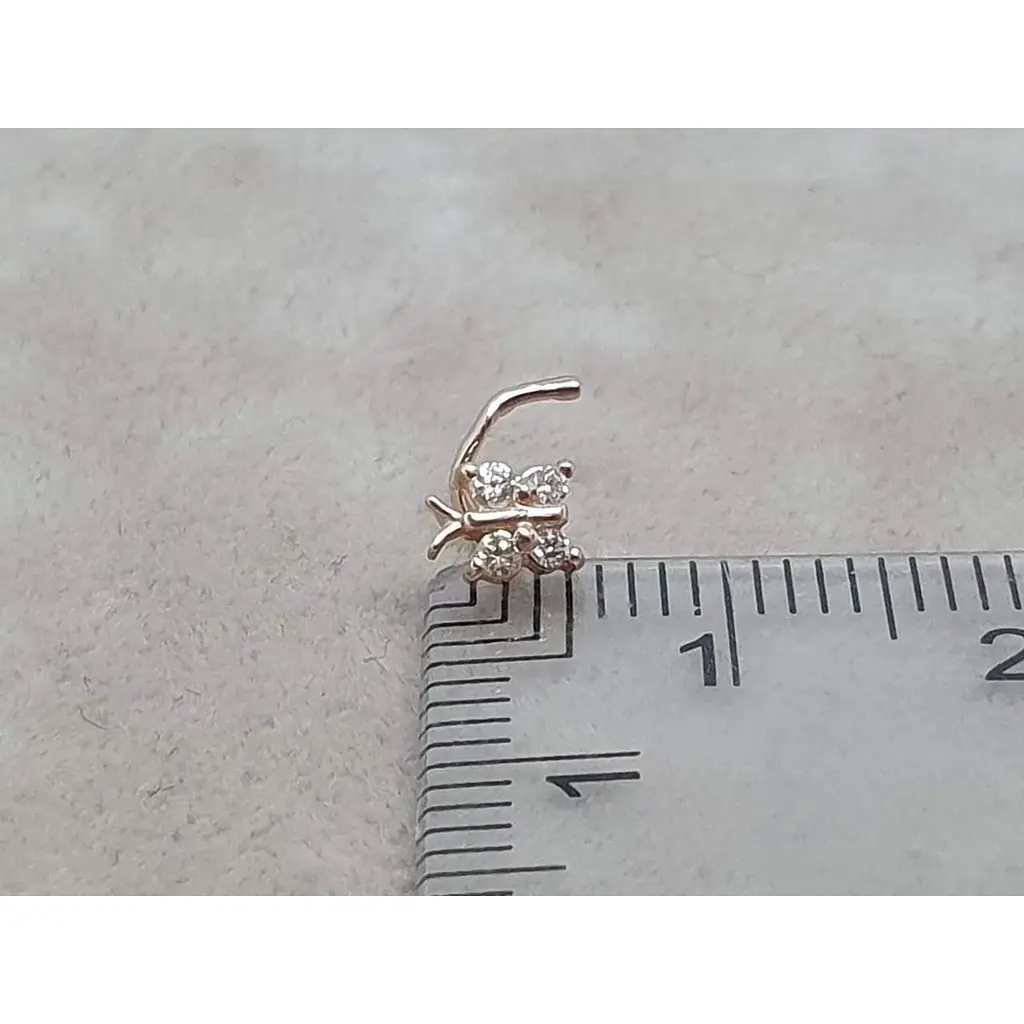 Золотая серьга-пирсинг в нос Dear с фианитами. 1041.2 Шампань - фото 4