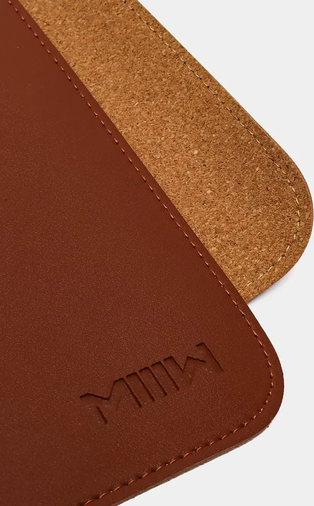 Килимок Xiaomi MIIIW MWMLV01 Oversize Leather Cork Mouse Pad 900x400mm brown (MWMLV01) - фото 2