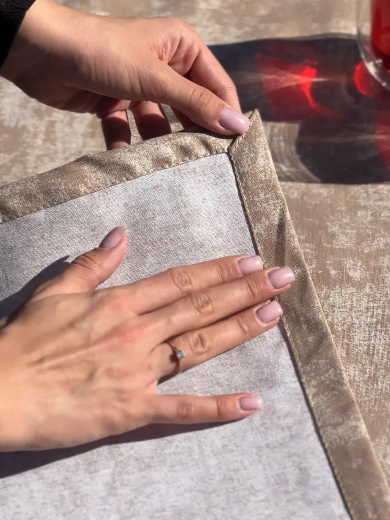 Водовідштовхувальна скатертина Мармур бежевий 260х140 см (+ 5 серветок 30х40 см) - фото 9