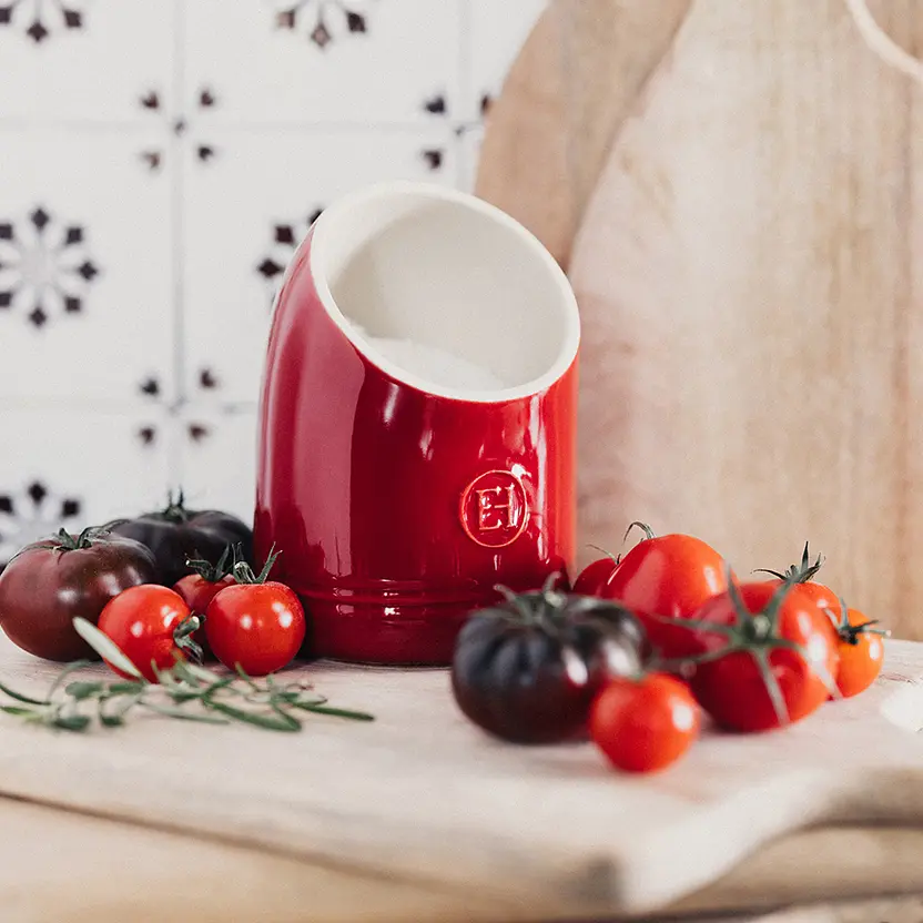 Сільничка Emile Henry Kitchen Tools 11х15.5 см 0.55 л червона (340202) - фото 4