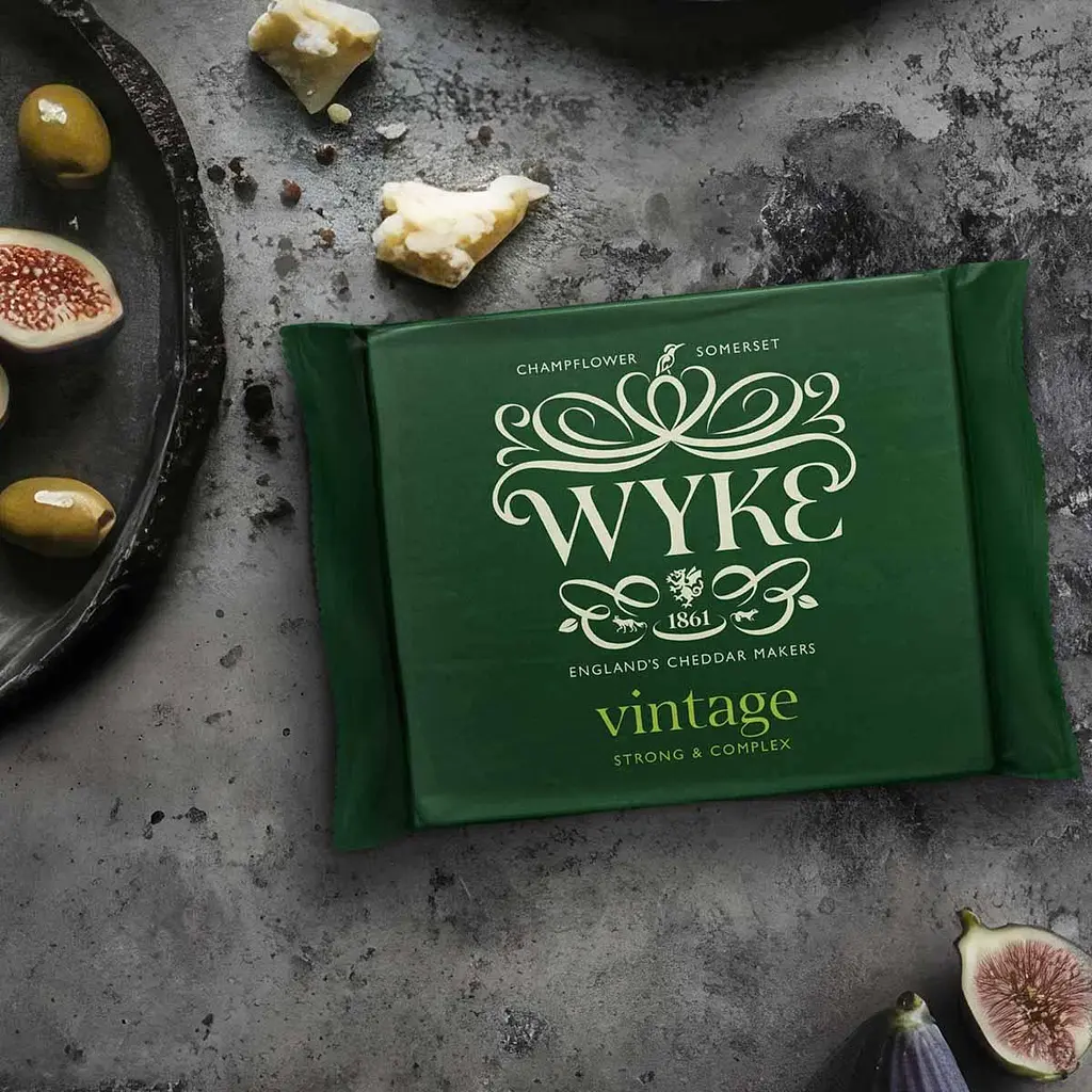 Сир Чеддер Wyke Vintage Cheddar Strong &Complex 200 г - фото 2