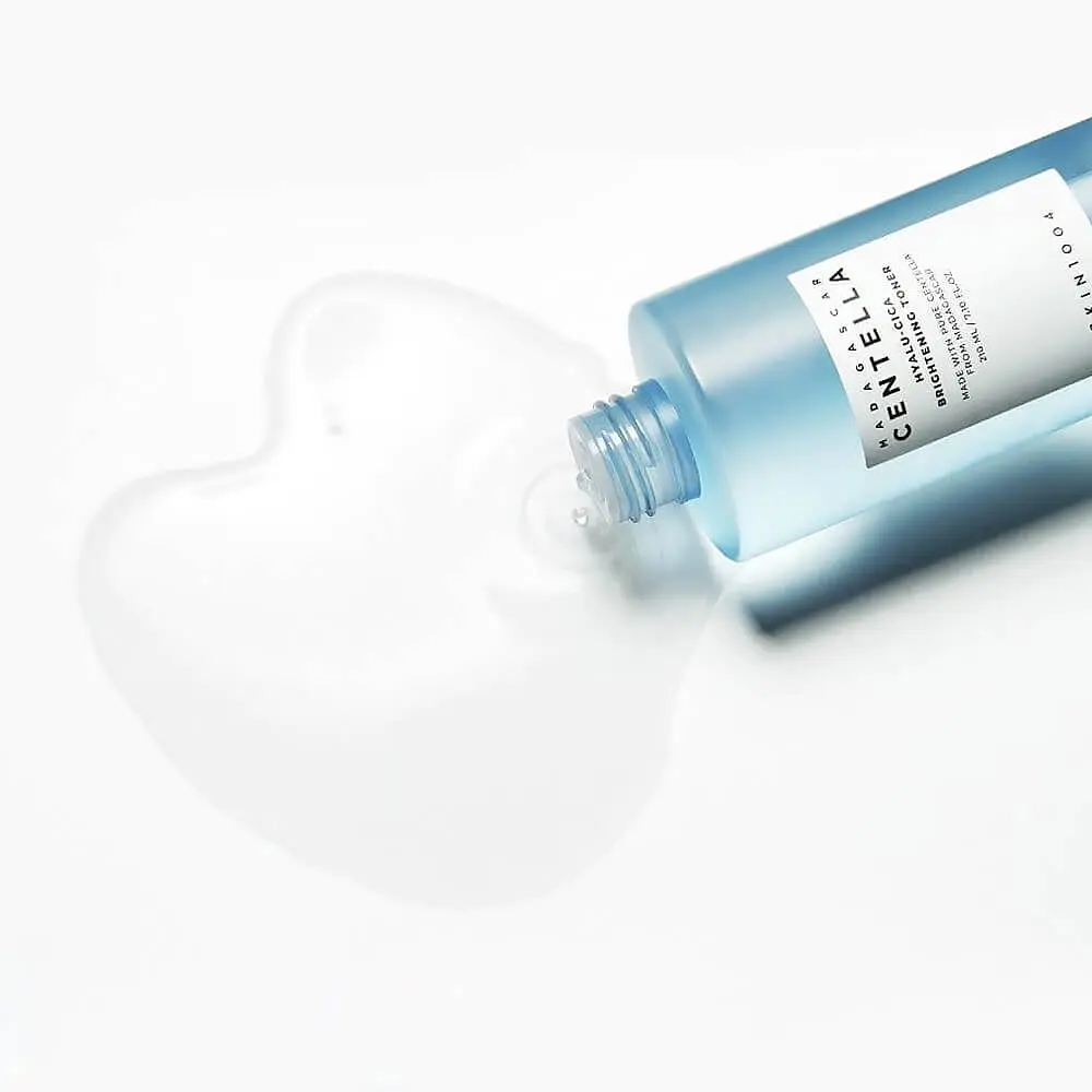 Тонер для лица увлажняющий Madagascar Centella Hyalu-Cica Brightening Toner SKIN1004 210 мл - фото 2